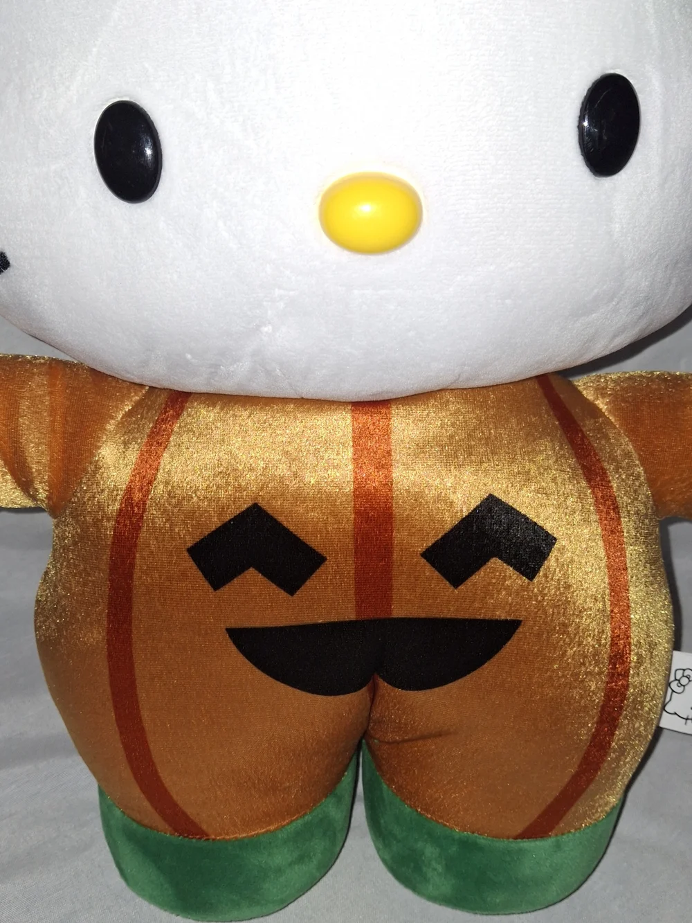 Hello Kitty Pumpkin Halloween Greeter